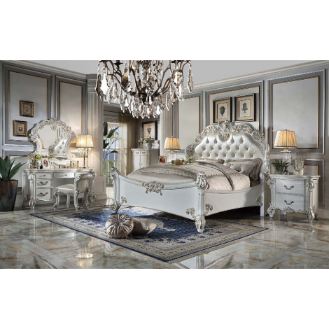 Maikett Bed Antique White